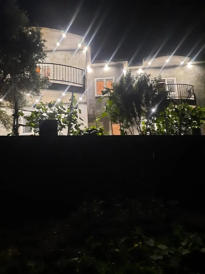 Villa Bujtina Lugina E Vjoses Përmet Albanien